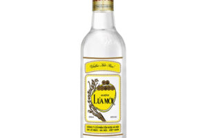 ウォッカ ・ルアモイ ベトナム産40% Vodka "Lua moi" 500ml